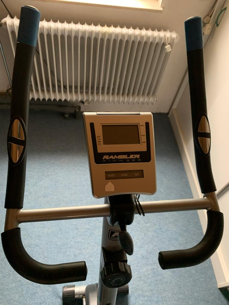 Hometrainer Rambler - Zo goed als nieuw, Sport en Fitness, Fitnessapparatuur, Ophalen, Gebruikt, Metaal, Benen