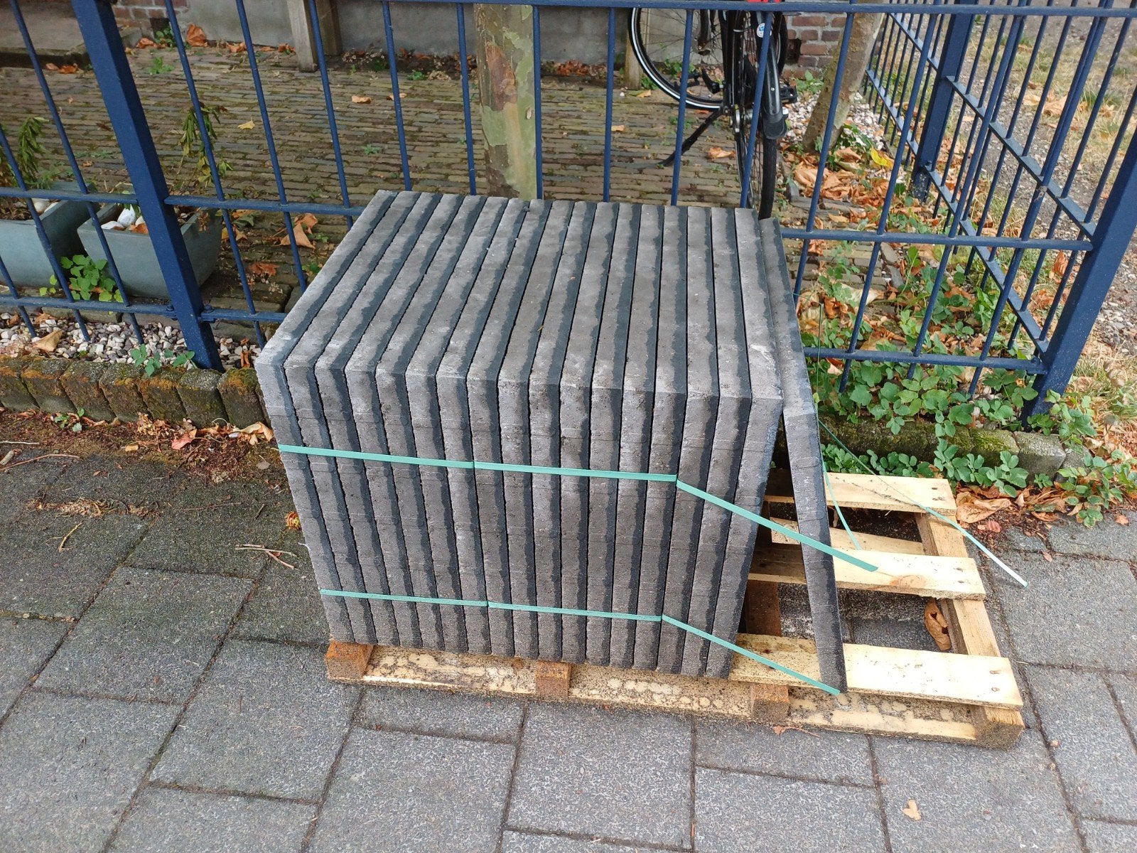 Excluton Basaltino betontegels 60x60x4 - 16 stuks 9,6m2, Ophalen, Nieuw, 5 tot 10 m², Beton