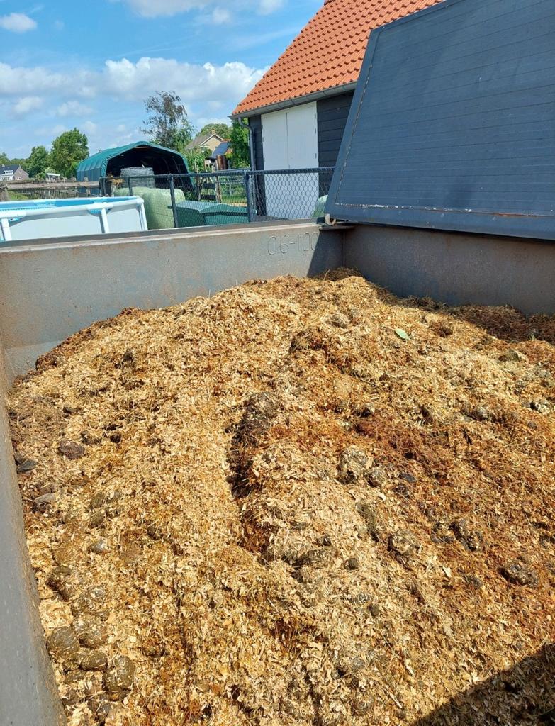 Gratis paardenmest voor moestuin, hof, Ophalen