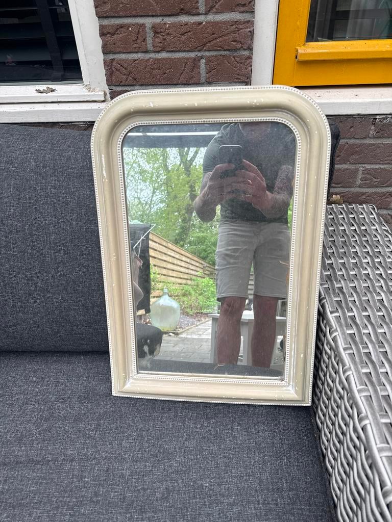 Decoratieve spiegel met sierlijke lijst, Gebruikt, 100 tot 150 cm, Ophalen of Verzenden, Rechthoekig