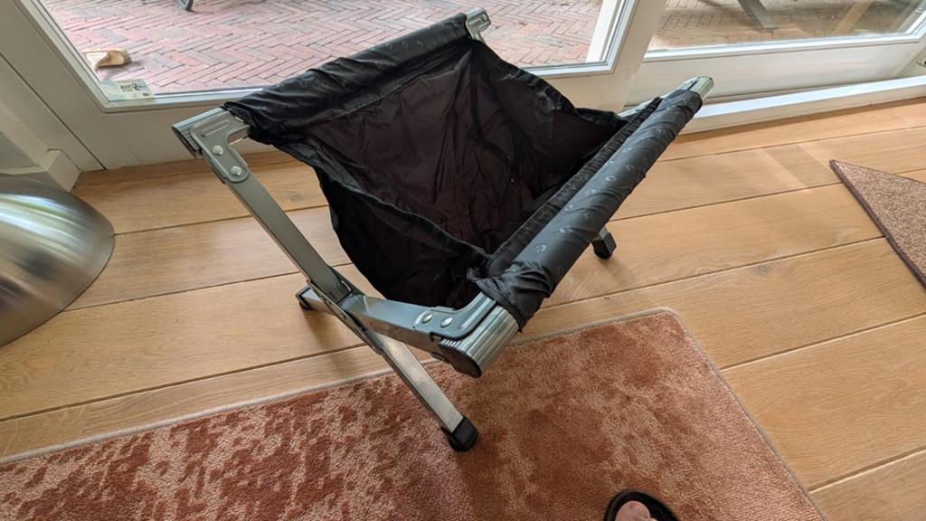 Outwell koelbox verhoger / standaard - Compact & Ongebruikt, Caravans en Kamperen, Kampeeraccessoires, Ophalen of Verzenden, Zo goed als nieuw