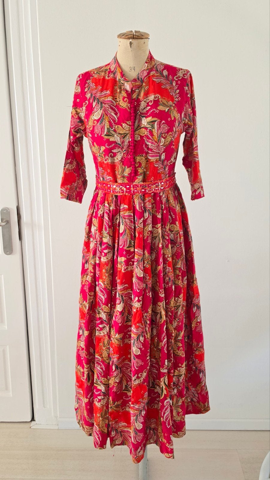 Prachtige Indiase jurk met paisley print en spiegelwerk mt m, Kleding | Dames, Jurken, Nieuw, Maat 38/40 (M), Overige kleuren