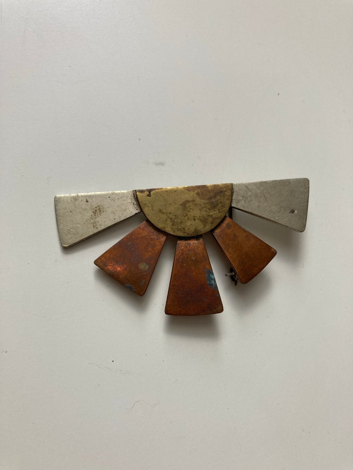 Vintage Broche Koper en Zilverkleurig Metaal Zon Design, Sieraden, Tassen en Uiterlijk, Broches, 4 tot 7 cm, Overige kleuren, Ophalen of Verzenden