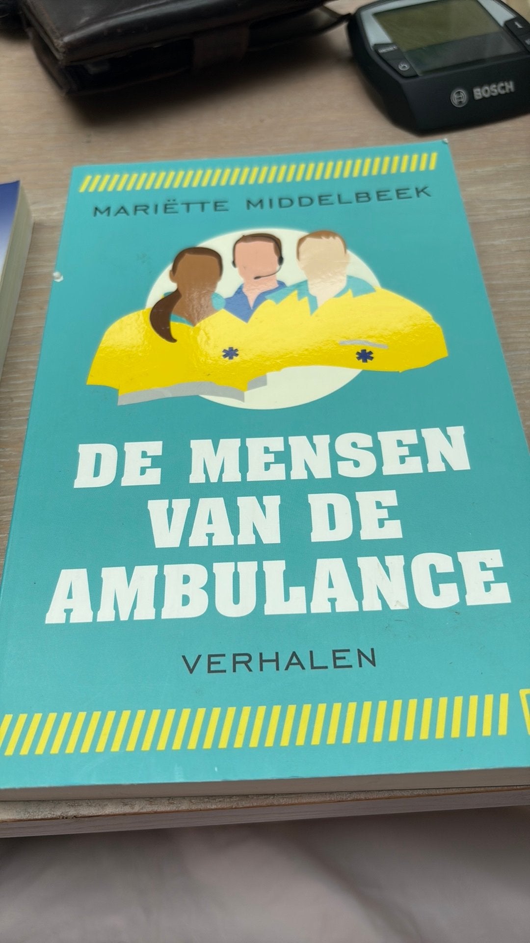 Boek de mensen vd ambulance waargebeurde verhalen igst, Boeken, Ophalen of Verzenden, Zo goed als nieuw, Sociale psychologie