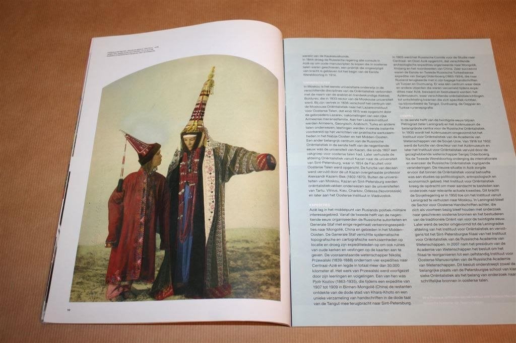 Het Onbekende Rusland. Oriëntalistische Schilderkunst., Ophalen of Verzenden, Gelezen