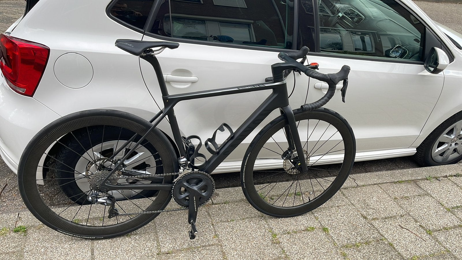Foto 4 van Canyon Ultimate CF SL 8.0 Di2 Ultegra S