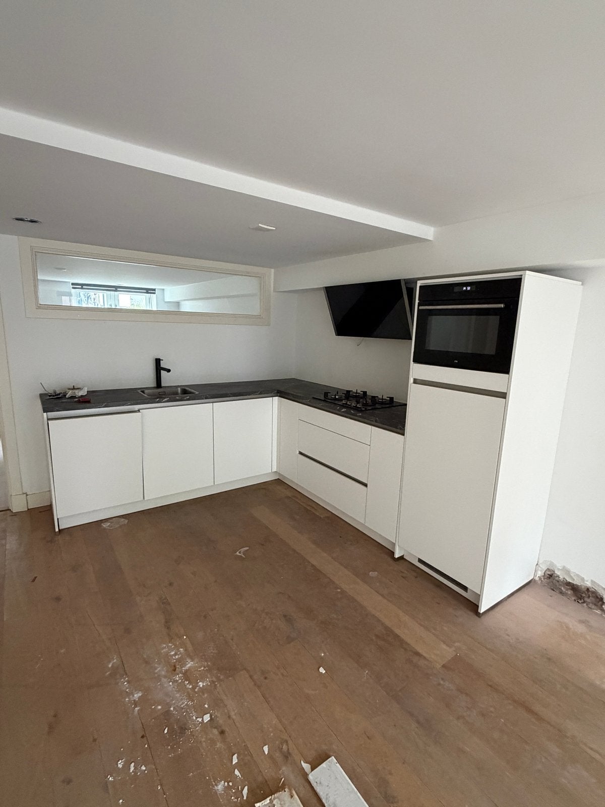Complete keuken met inbouwapparatuur - Zo goed als nieuw