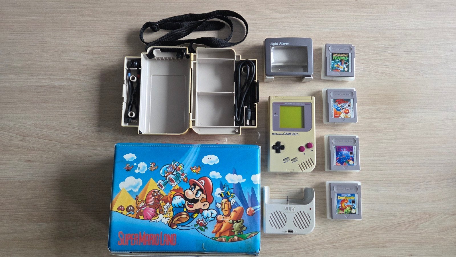 Gameboy classic met 4 spellen, 2 travel cases en accesoires., Spelcomputers en Games, Spelcomputers | Nintendo Game Boy, Verzenden