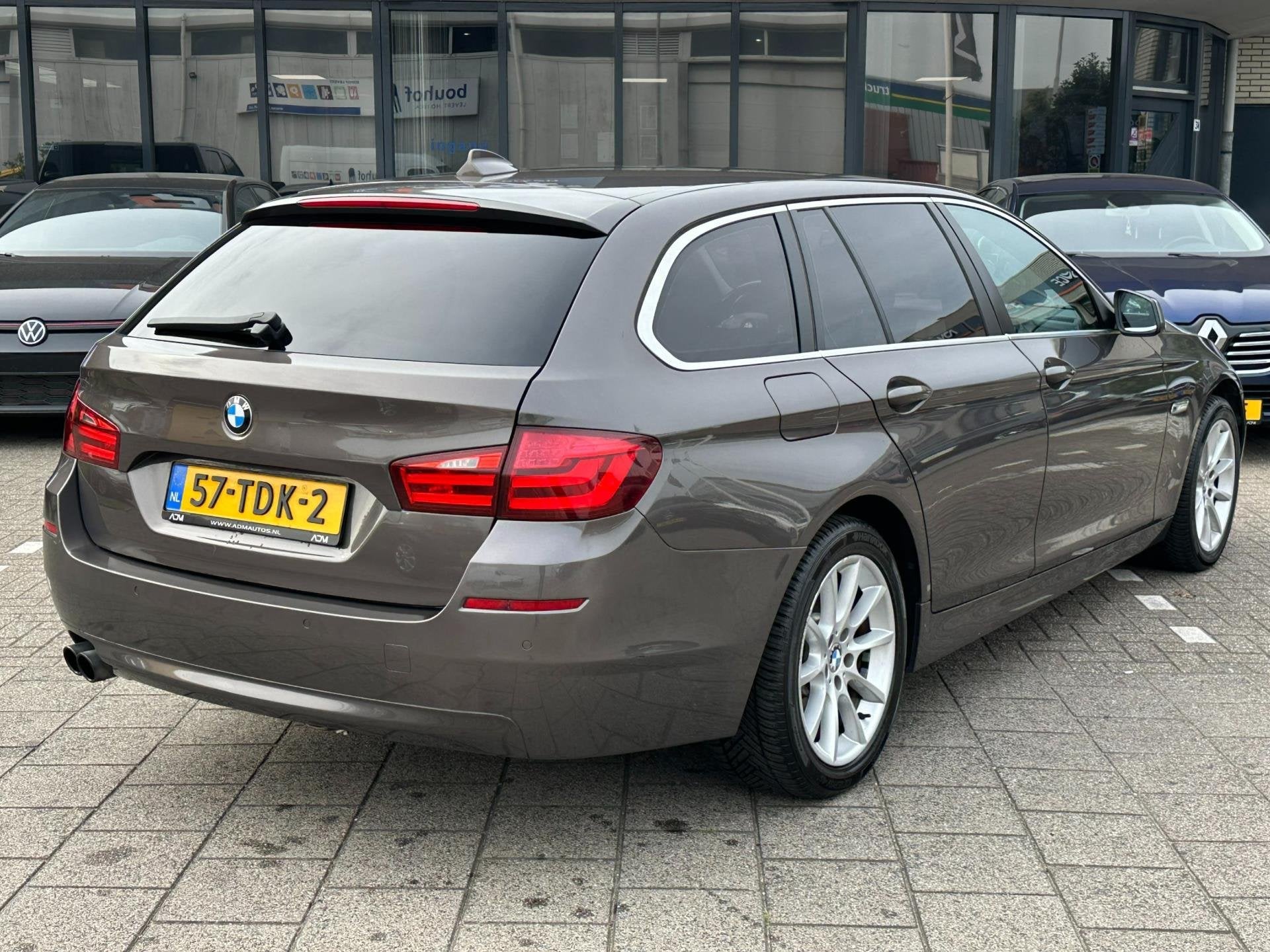 Foto 13 van BMW 5-serie Touring 520i High Executive