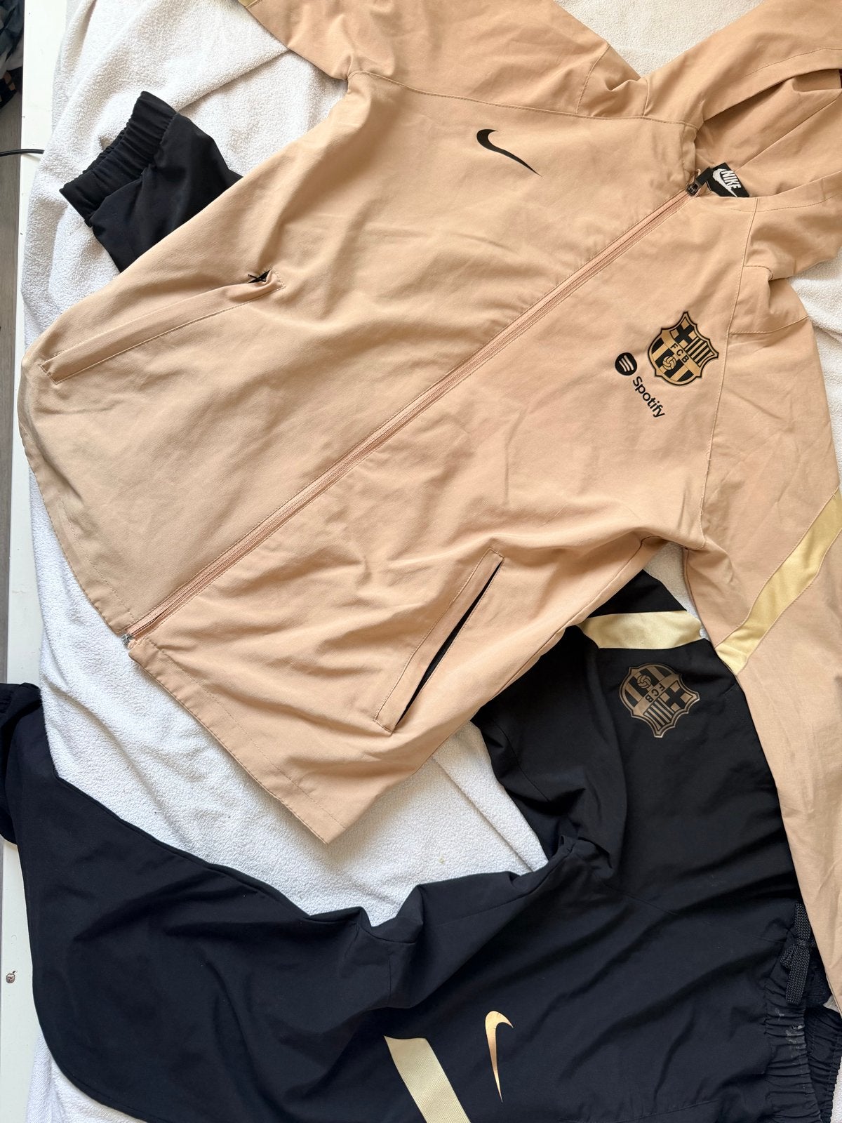 Nike Barcelona Trainingspak - Zo goed als nieuw, Ophalen of Verzenden, Zo goed als nieuw, Overige maten, Beige