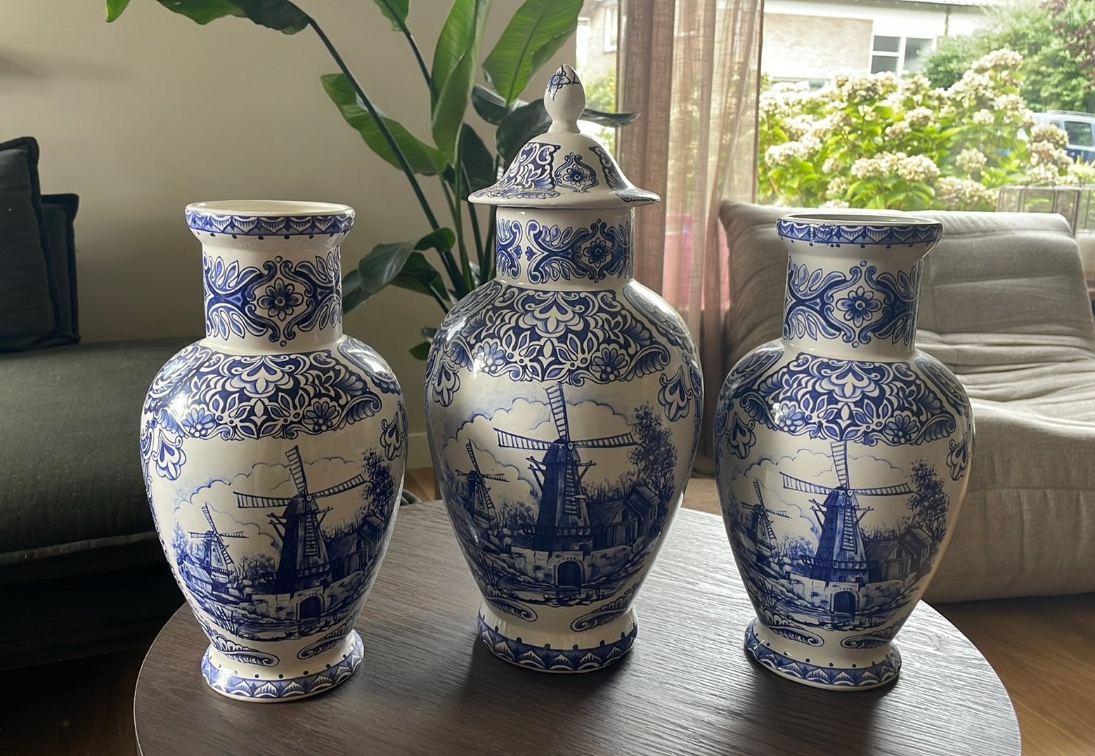 T Delfts Bleau set van 3 vazen met molenlandschap, Ophalen