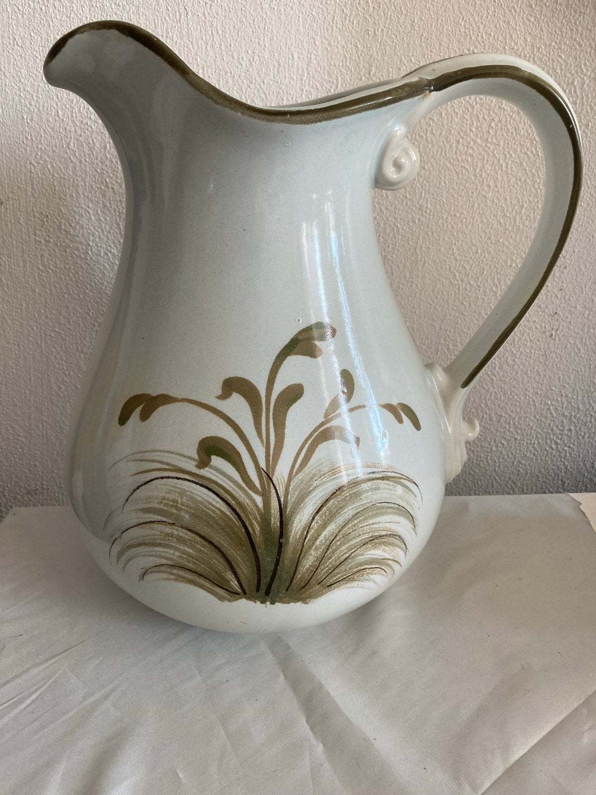 Vintage Aardewerk Schenkkan met Botanisch Decor 30,5 cm, Ophalen of Verzenden