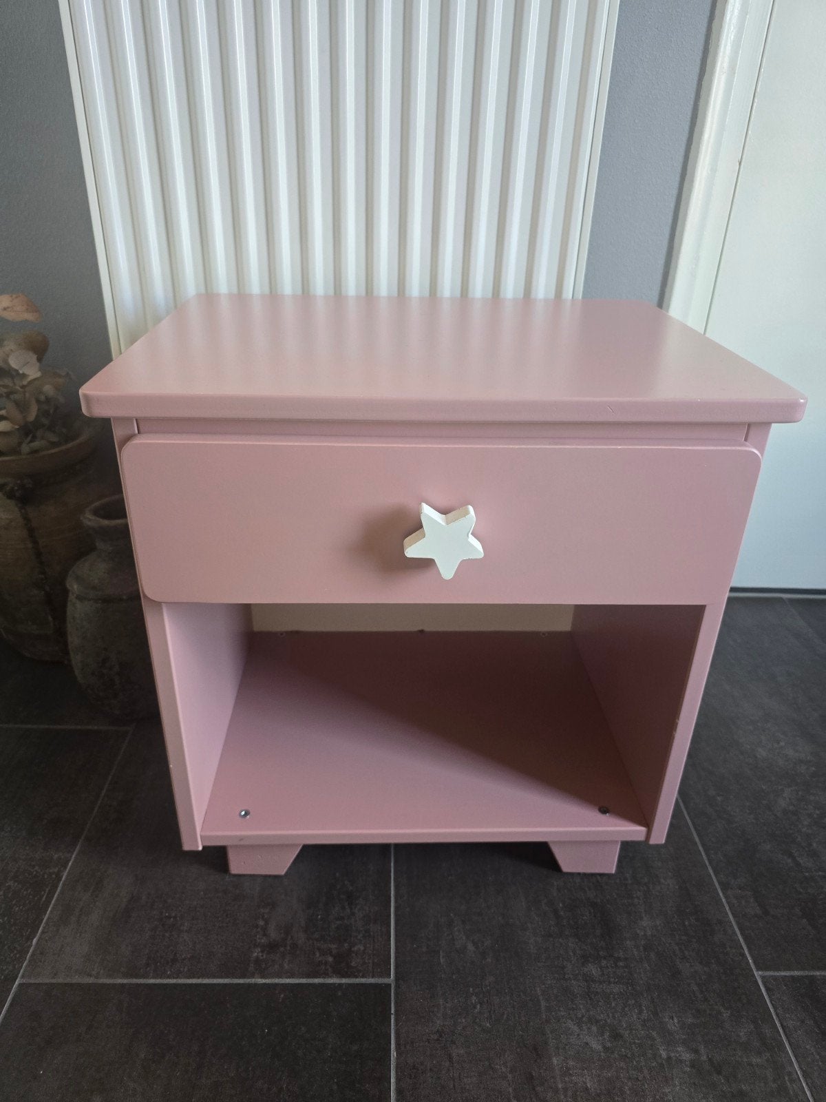 Roze nachtkastje met lade en sterknop, Ophalen, Gebruikt