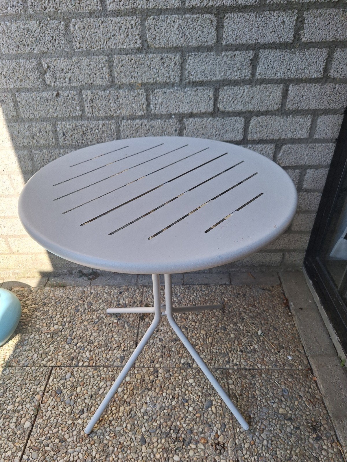 Nieuwe metalen tuintafel - Rond en compact, Tuin en Terras, Tuintafels, Ophalen, Nieuw, Rond, Metaal