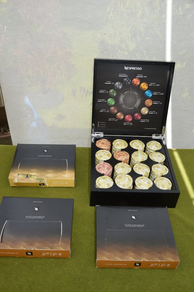Nespresso koffie capsules pro, 3 dozen en 1 volle presenteer, Ophalen of Verzenden