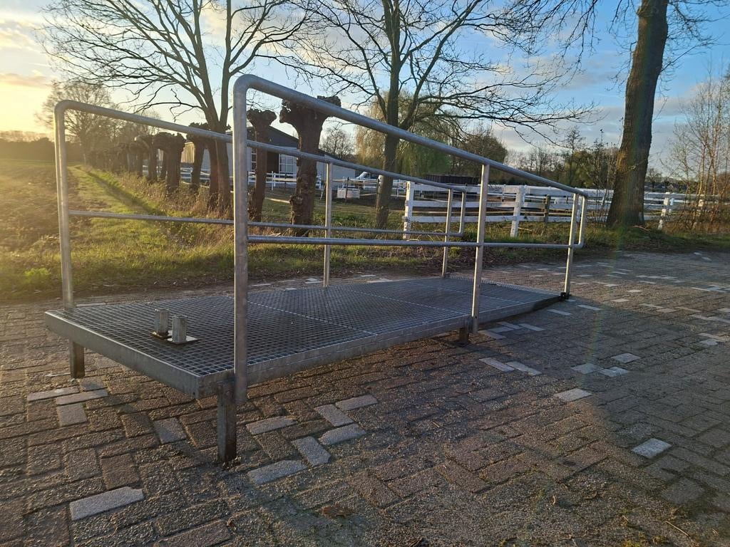 Invalide schans ,rolstoel schans voor bij unit ,container ,z, Ophalen