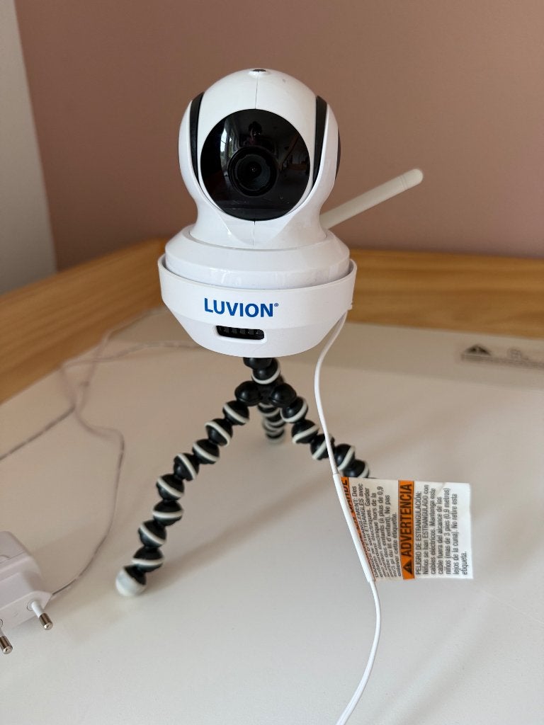 Luvion essential camera met bracket, Kinderen en Baby's, Babyfoons, Ophalen of Verzenden, Gebruikt, 100 tot 250 meter, Camera