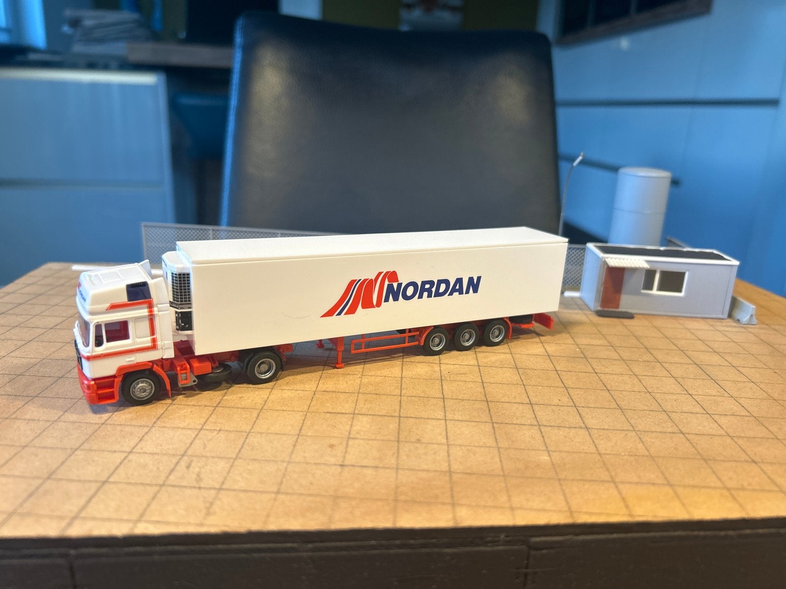 AWM MAN Vrachtwagen met Nordan Trailer - Zo goed als nieuw, Ophalen of Verzenden, Nieuw, Bus of Vrachtwagen, AWM