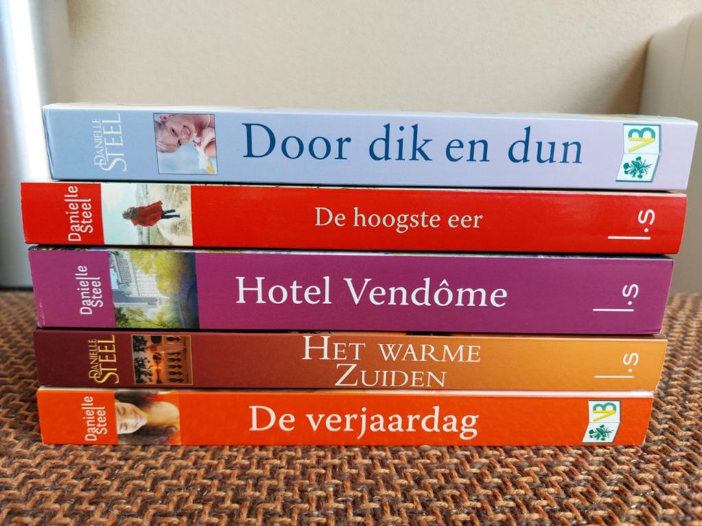 5 Danielle Steel boeken: Romans voor uren leesplezier, Ophalen of Verzenden, Gelezen, Danielle Steel