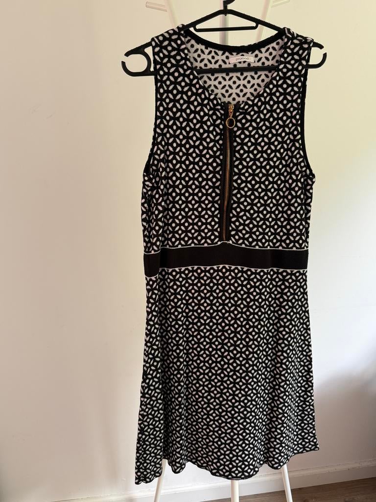 Promod Zwart-wit Jurk met Rits - Maat M, Kleding | Dames, Zwart, Zo goed als nieuw, Knielengte, Ophalen