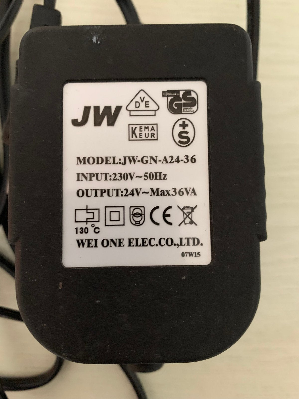 Adapter uitsluitend voor binnen gebruik., Ophalen of Verzenden, Zo goed als nieuw