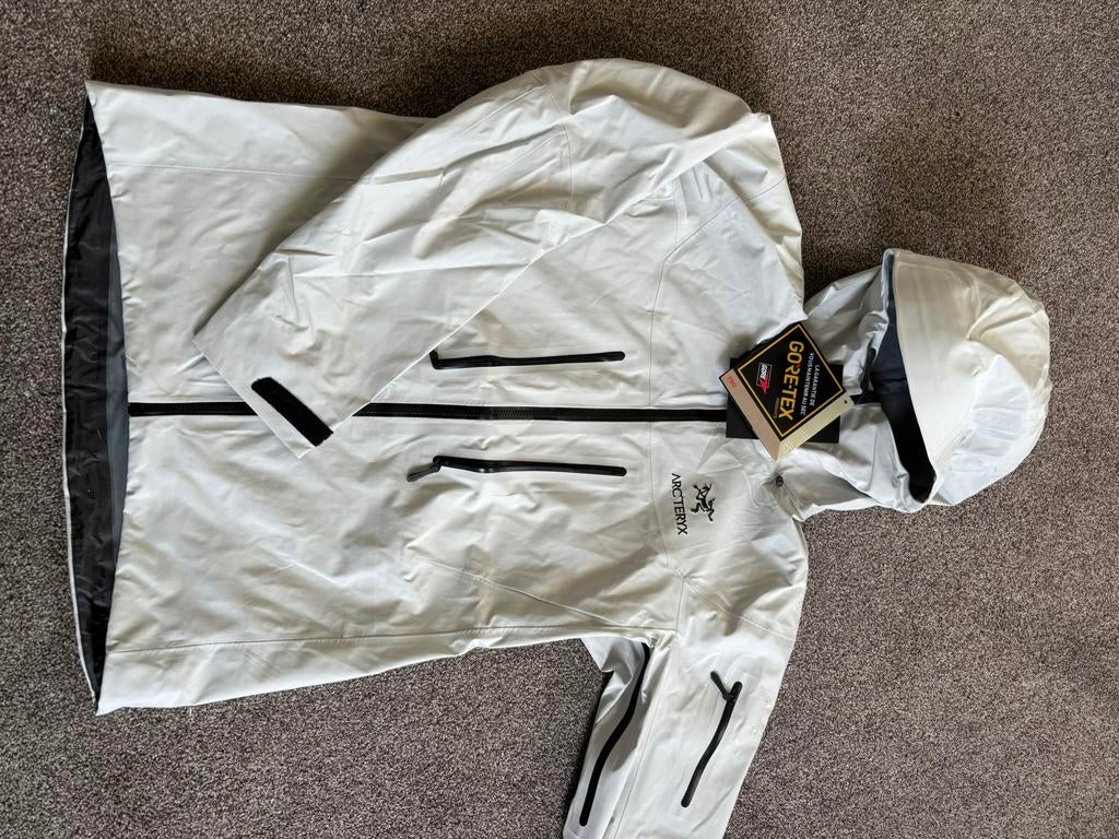 Arcteryx gore-tex wit, Ophalen of Verzenden, Zo goed als nieuw, Regenjas, Heren