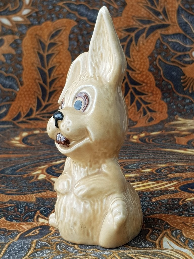 Oud SylvaC beeldje uit Engeland van een konijn 13,5 cm., Ophalen of Verzenden