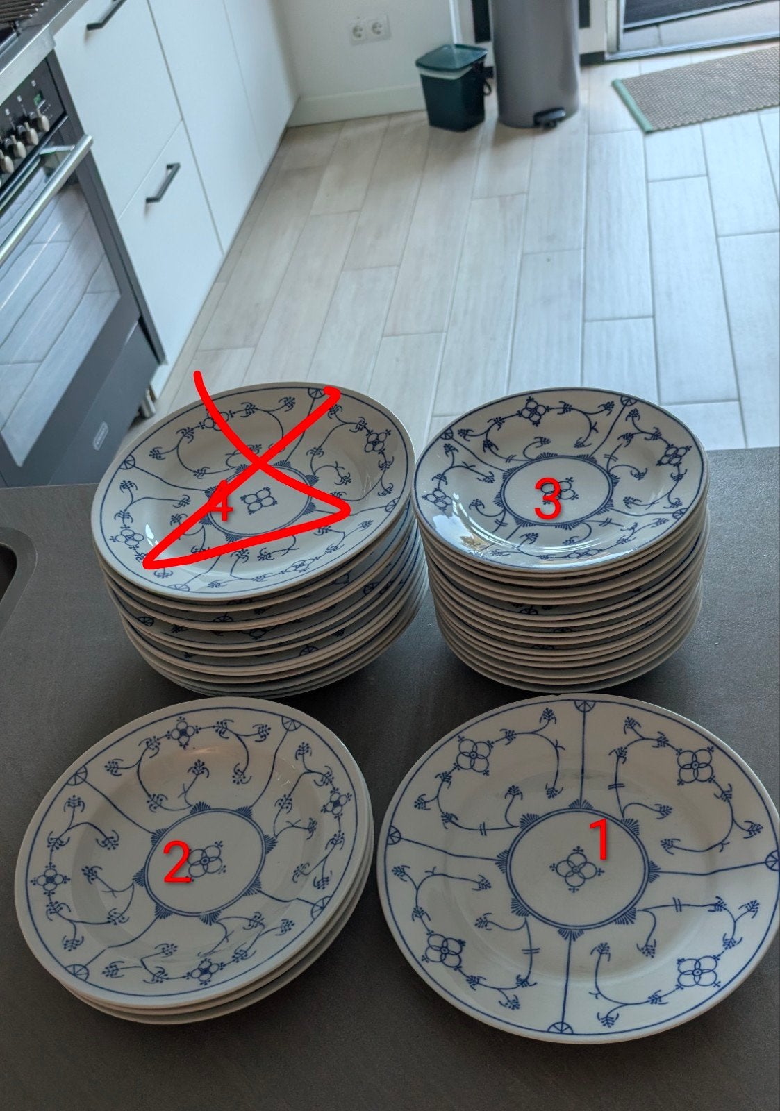 Borden Jäger blauw Saks service, Ophalen of Verzenden, Porselein, Overige stijlen, Bord(en)