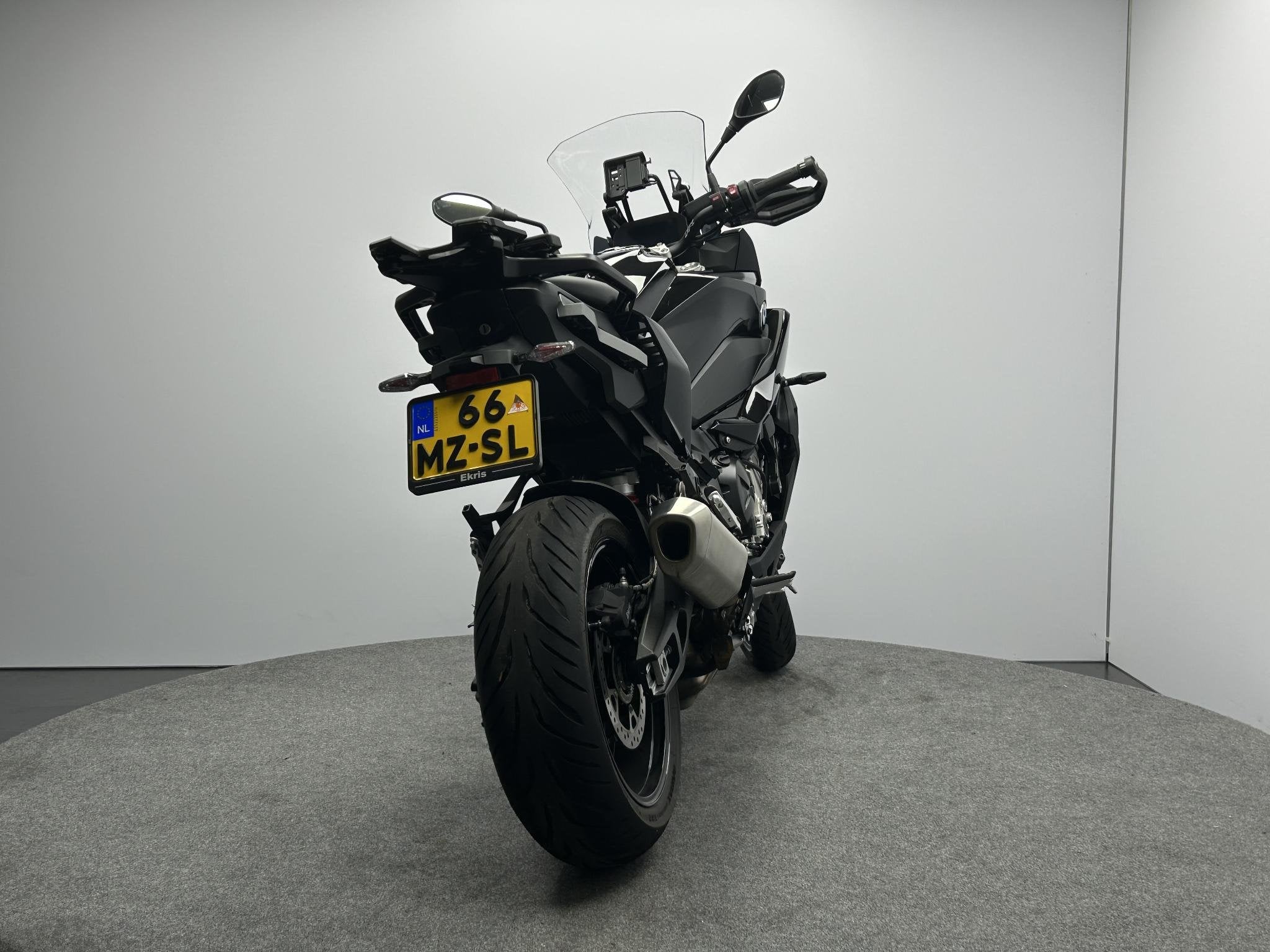 BMW S 1000 XR Triple Black, Einsteinlaan 5
2289 CC  Rijswijk, NL, Cruise Control, Meer dan 35 kW, Toermotor