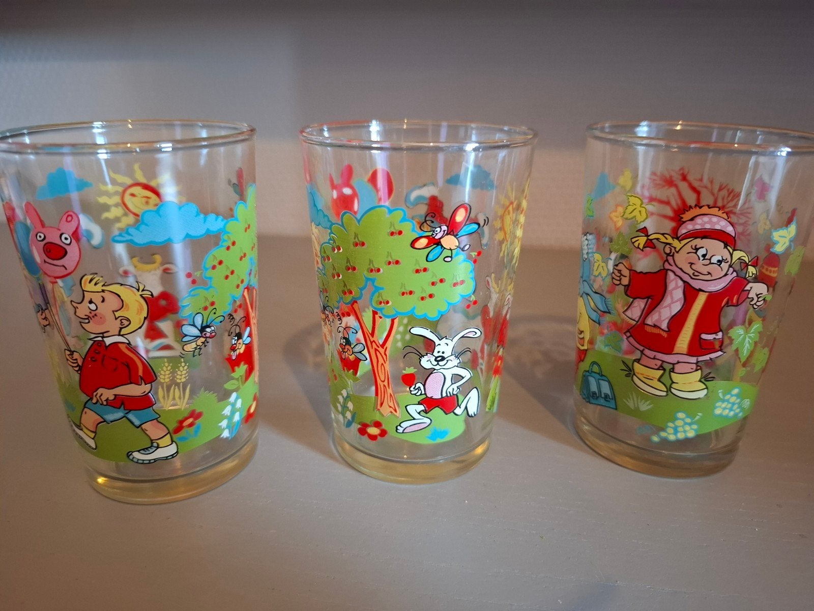 2) Vintage Jaren '70 Kinderglazen met Vrolijke Afbeeldingen, Ophalen of Verzenden