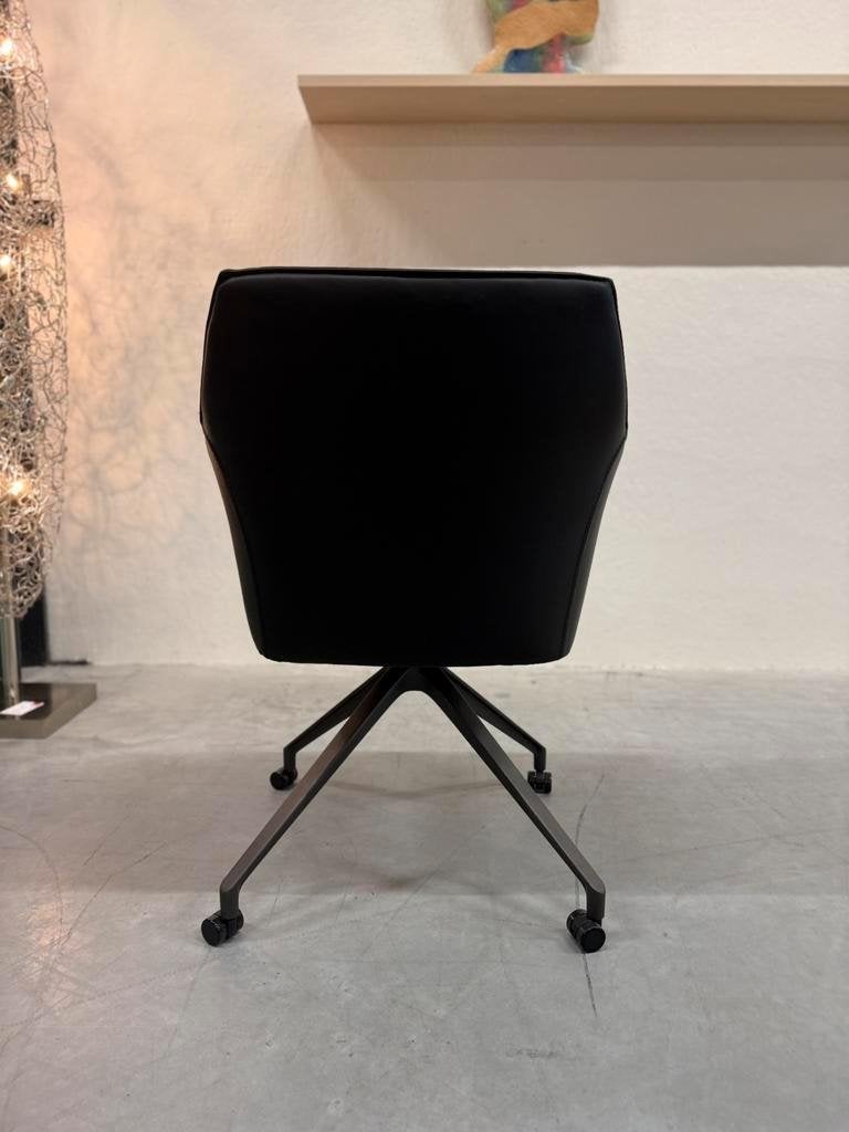 (1) Nieuw Leolux Mara twist eetkamerstoel zwart leer Stoel, Leolux, Info@leolux.nl, Zwart, Nieuw