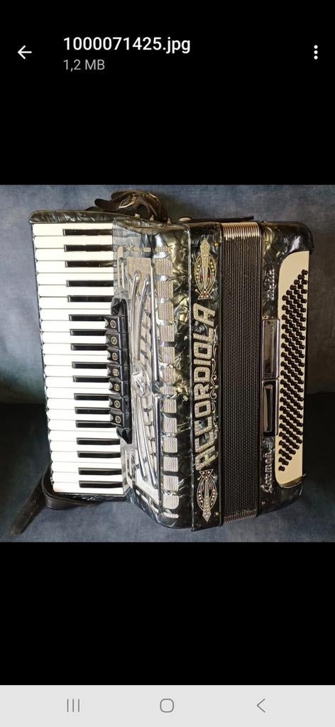 Accordeon Accordiola, Muziek en Instrumenten, Accordeons, Zo goed als nieuw, Toetsaccordeon, Overige formaten, Accordiola, Met koffer