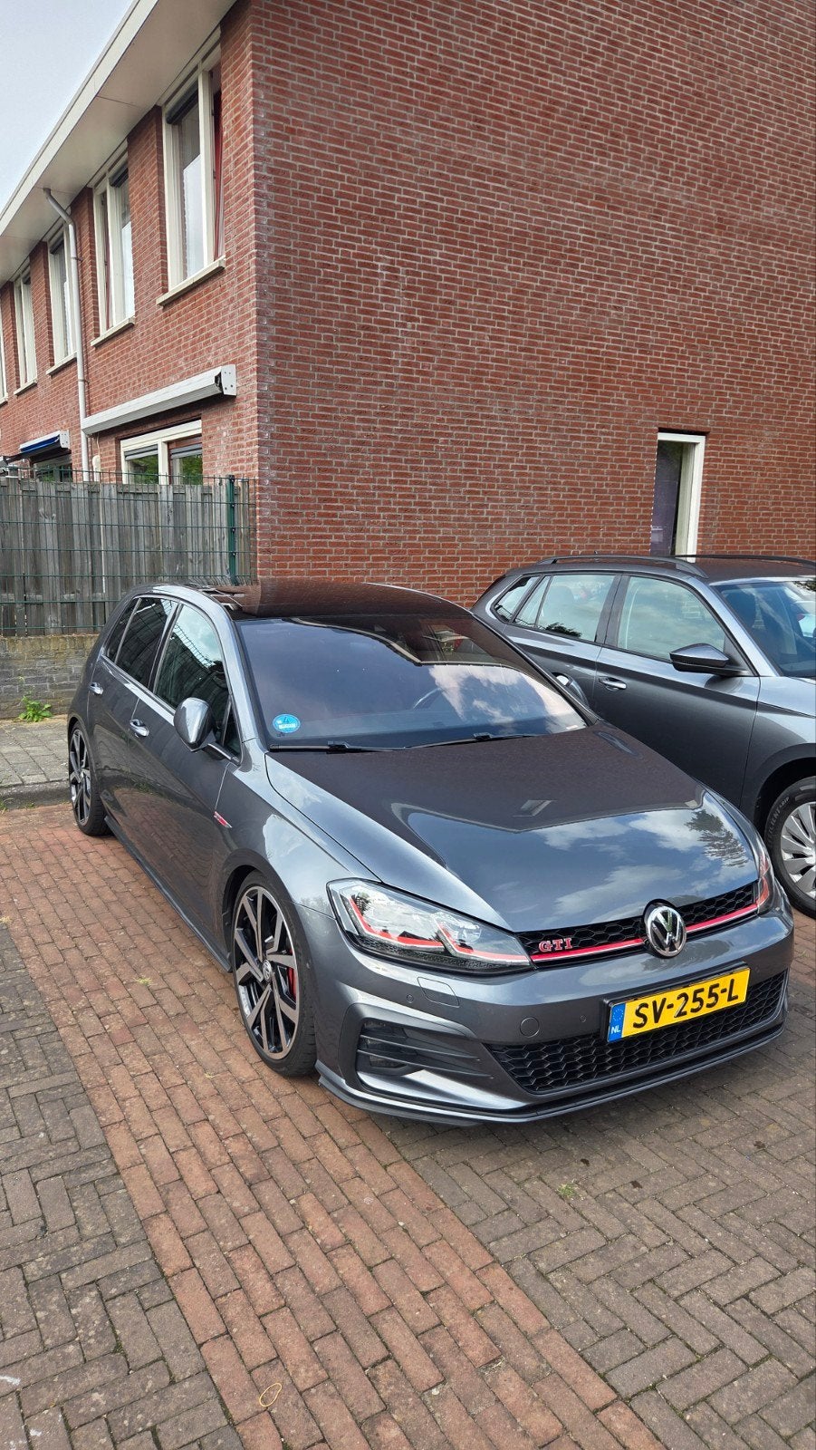 Volkswagen Golf 2.0 TSI 245pk 7-DSG 5D 2017 Grijs, 4 cilinders, 1984 cc, 1337 kg, 245 pk
