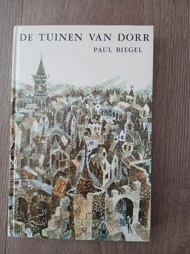 De tuinen van Dorr door Paul Biegel (hc), Boeken, Ophalen of Verzenden, Zo goed als nieuw, Paul Biegel, Fictie algemeen