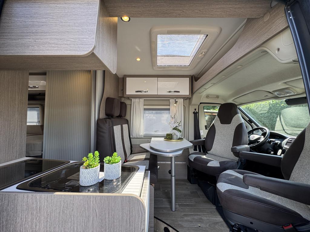 Pössl Roadcruiser 640 D-Line 160 pk 9-TRAPS AUTOMAAT Euro6, Caravans en Kamperen, Automaat, Buscamper of Camperbus, Ringverwarming