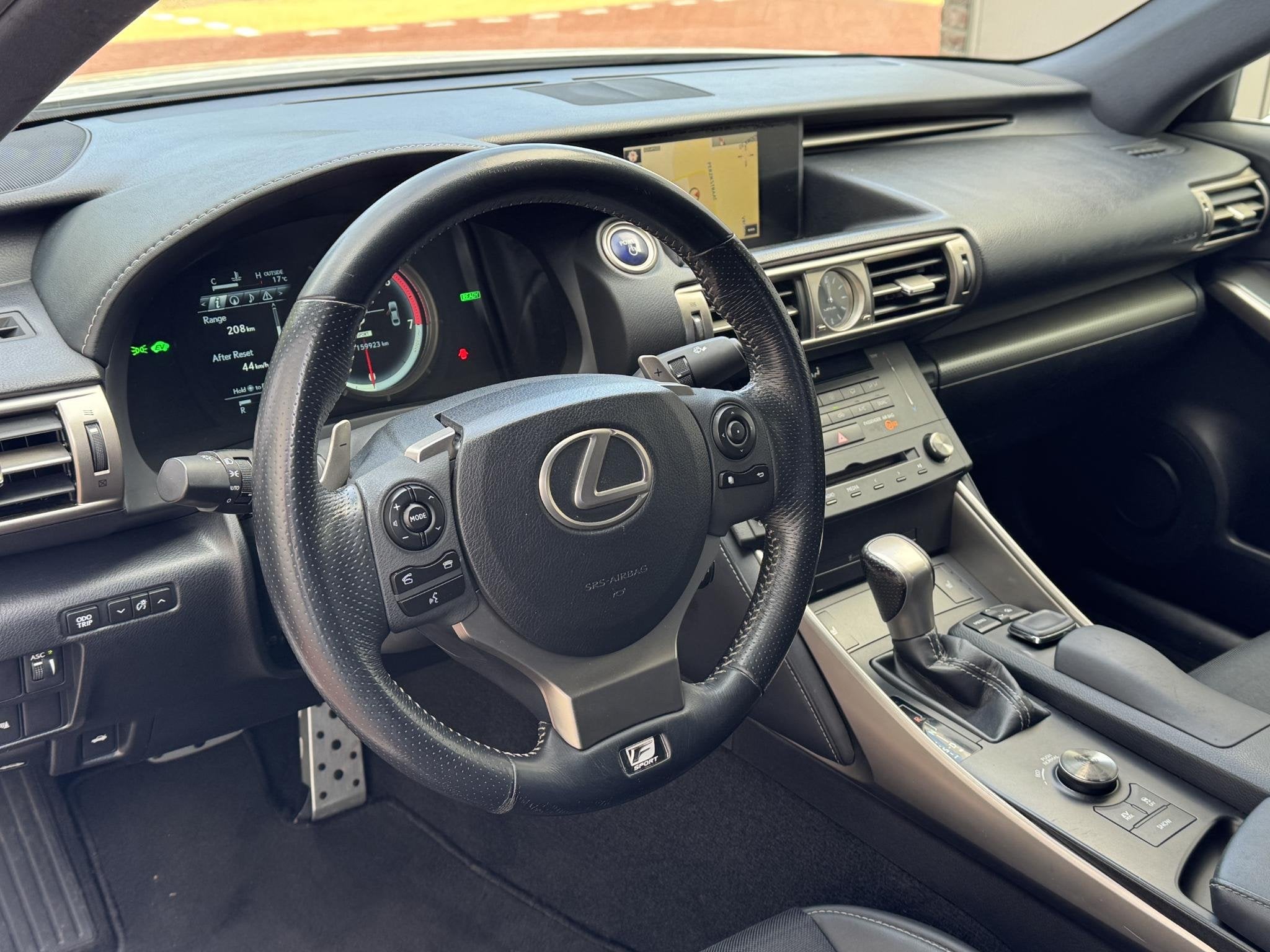 Lexus IS 300h F Sport Edition Dakraam Stoelverwarming, Auto's, Euro 5, Gebruikt, 223 pk, Automatische klimaatregeling