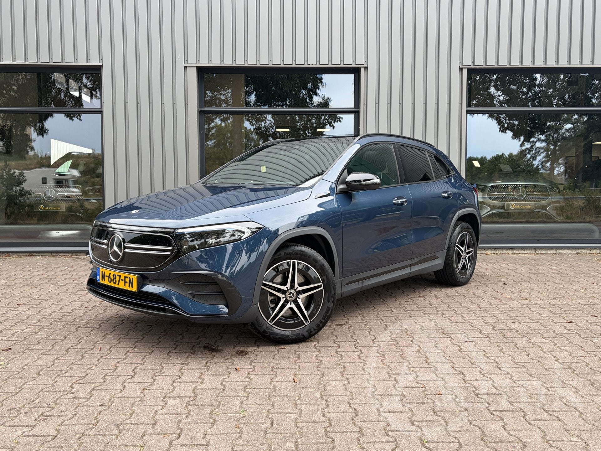Mercedes-Benz EQA 250 Business Solution AMG 67 kWh Panoramad, Stof, Gebruikt, 190 pk, Blauw
