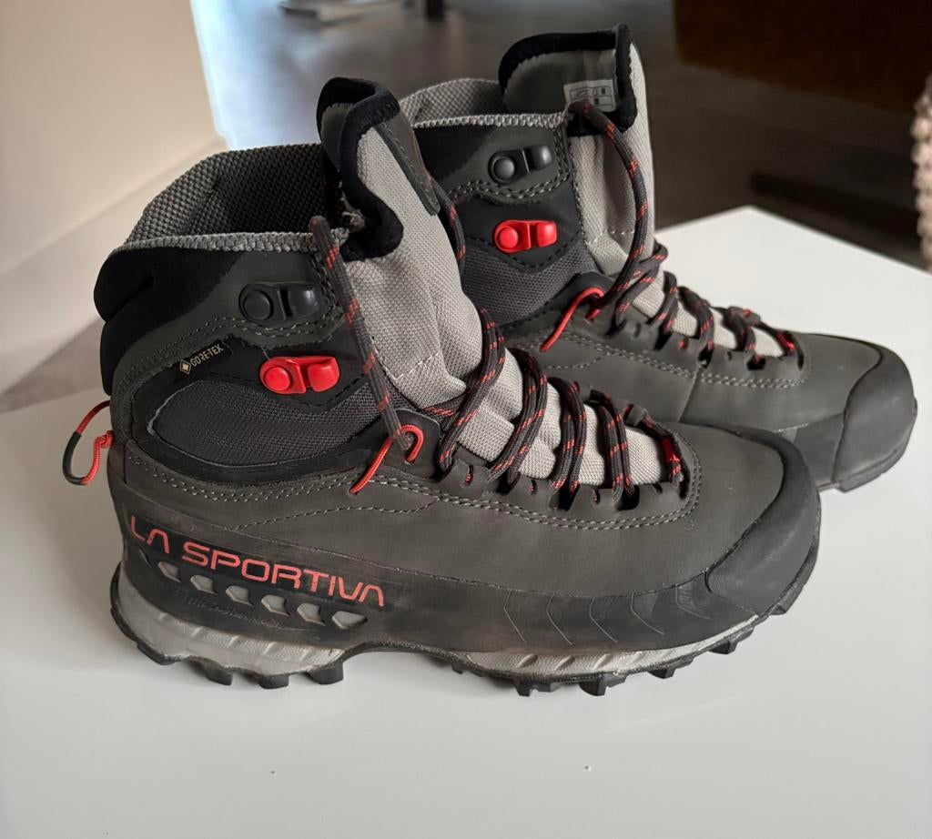 Wandelschoenen LA sportiva maat 36, Ophalen, Zo goed als nieuw, Schoenen