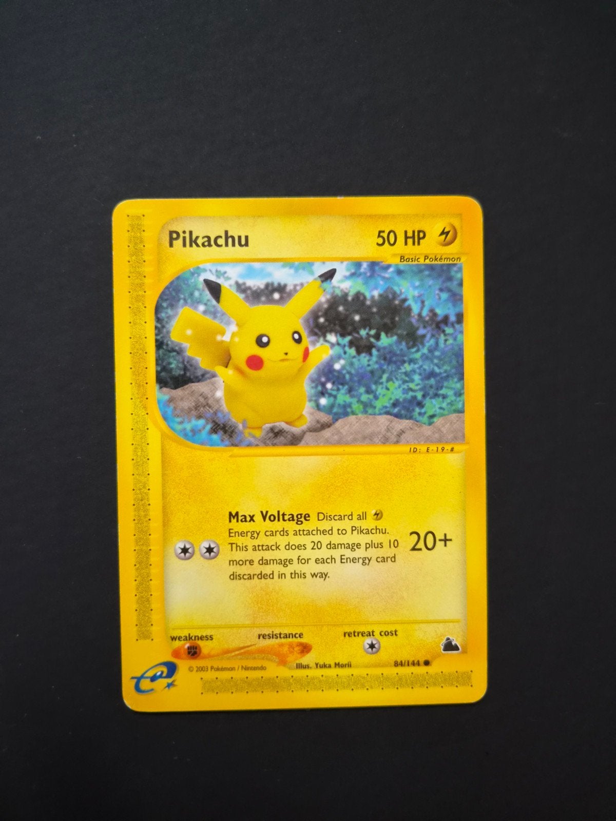 Pikachu 84 Pokemon Skyridge, Ophalen of Verzenden, Zo goed als nieuw, Booster