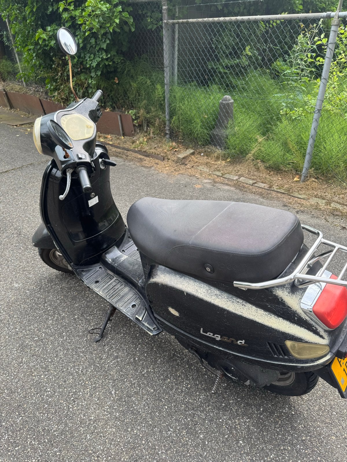 Zwarte scooter 45km/u - geel kenteken - opknapper, Ophalen, Gebruikt, Benzine, Overige merken