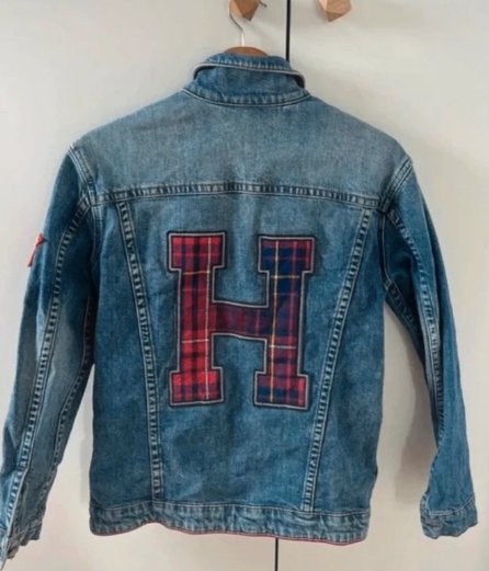 Tommy Hilfiger oversized spijkerjas XS / S, Kleding | Dames, Jassen | Zomer, Blauw, Ophalen of Verzenden, Zo goed als nieuw, Maat 34 (XS) of kleiner