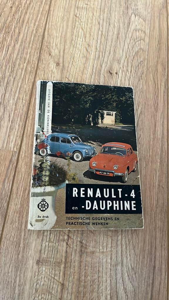 Renault 4 en Dauphine, Boeken, Ophalen of Verzenden, Gelezen, Renault