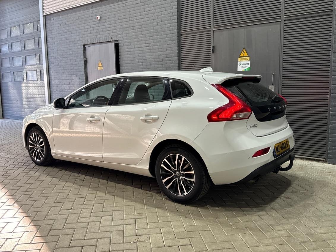 Volvo V40 2.0 T3 Momentum | Trekhaak | LED | Stoelverwarming, Auto's, Voorwielaandrijving, Gebruikt, Euro 6, 4 cilinders