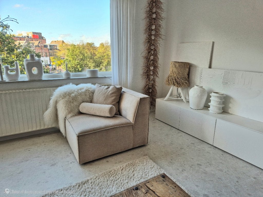 Royale fauteuil beige Japandi Westwing VT Wonen 2 mnd oud, Huis en Inrichting, Ophalen, 75 tot 100 cm, Sissy Boy Zara Riviera Maison lifestyle modern landelijk