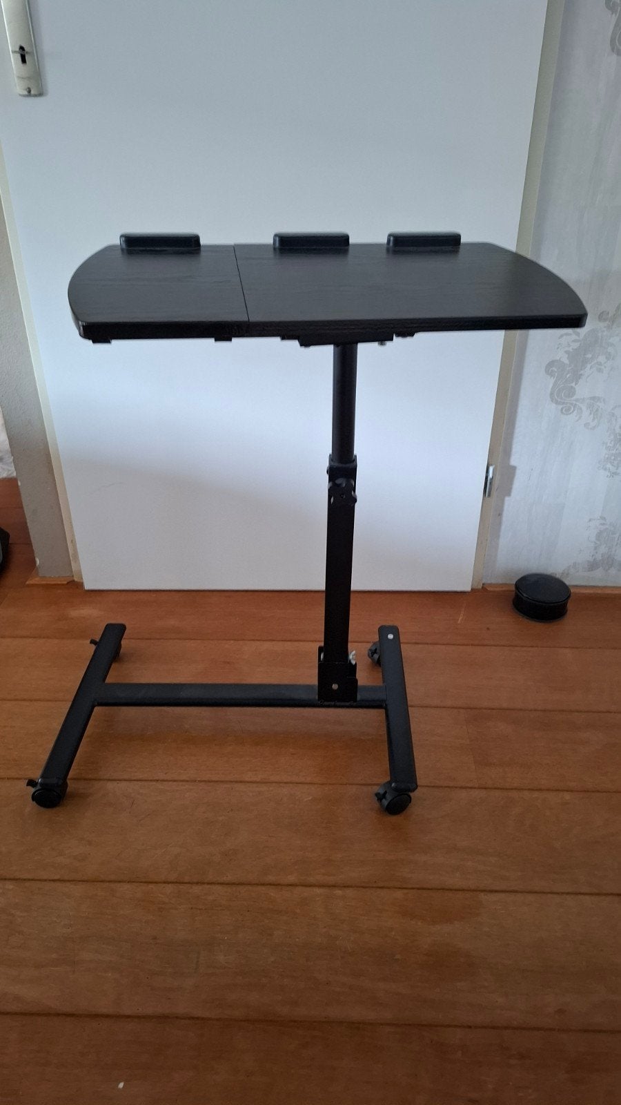 Verstelbaar bedtafeltje voor tablet/laptop/boek, Ophalen, Gebruikt, Modern, functioneel, Metaal of Aluminium