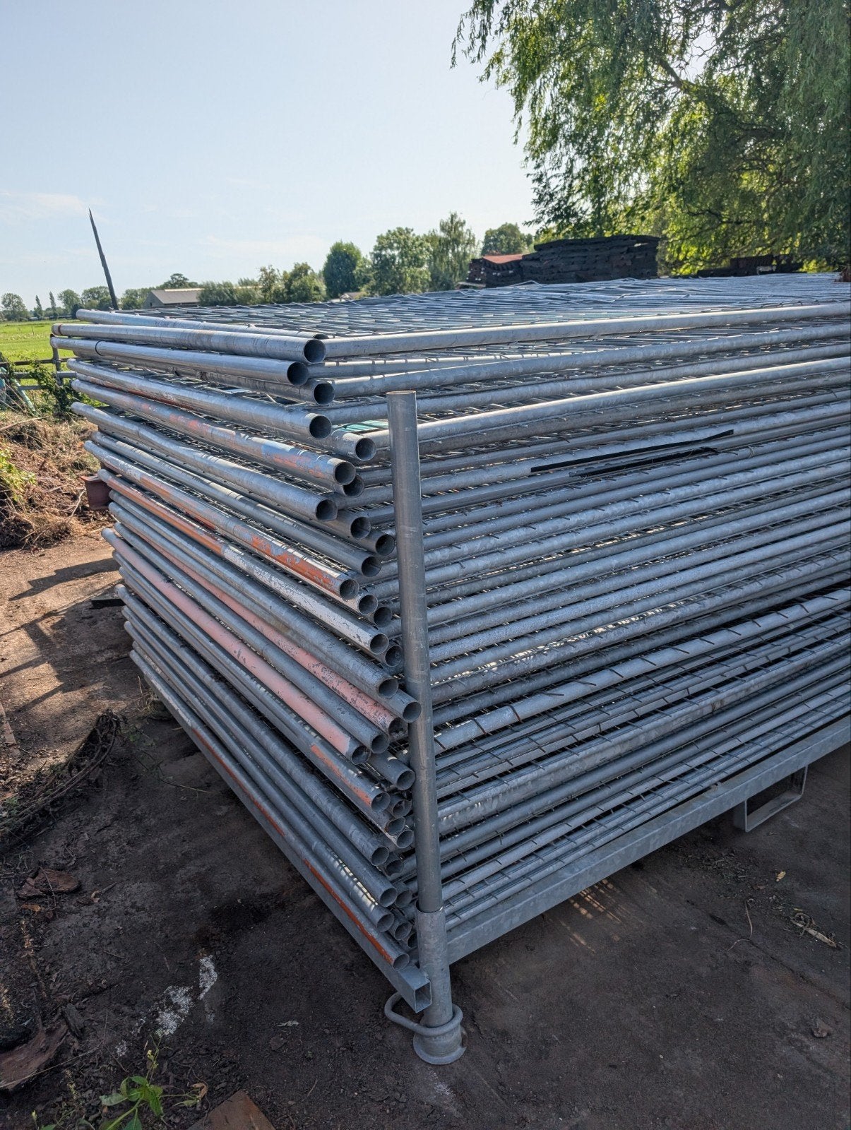35 bouw hekken incl bock voeten en klemmen, Ophalen, Gebruikt, IJzer