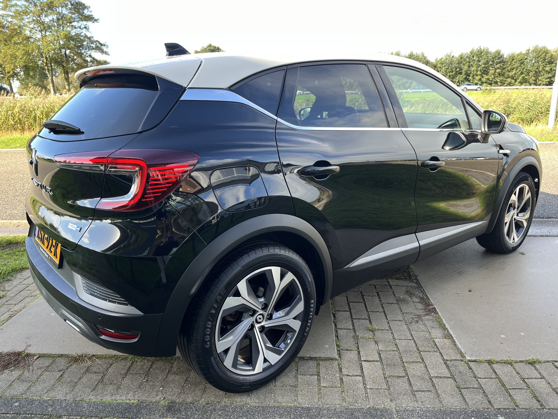 Renault Captur 1.6 E-Tech Hybrid 145PK R.S. Line / Camera /, Auto's, Stof, Gebruikt, 4 cilinders, Overige brandstoffen