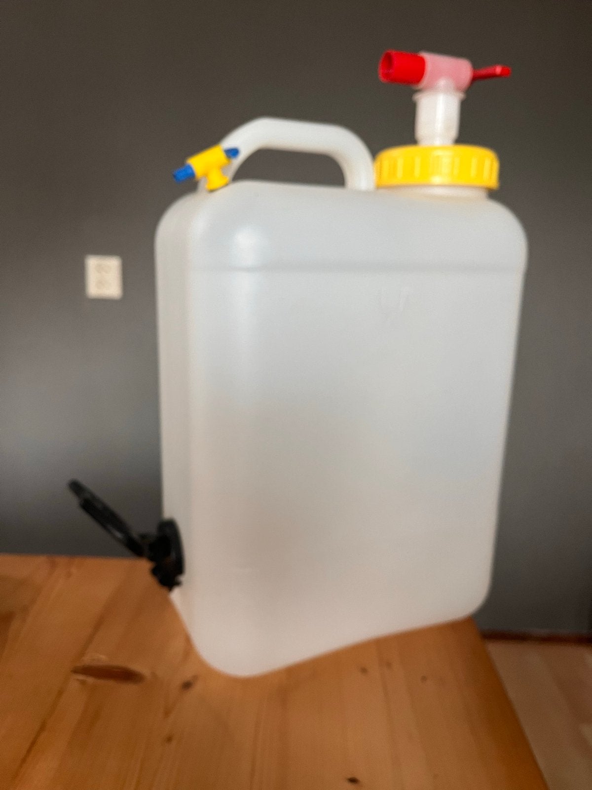 Jerrycan watercontainer 16 liter met kraan en ontluchting, Ophalen, Zo goed als nieuw