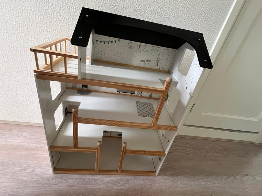 Petit Amelie poppenhuis met meubels, Kinderen en Baby's, Speelgoed | Poppenhuizen, Ophalen, Gebruikt, Poppenhuis