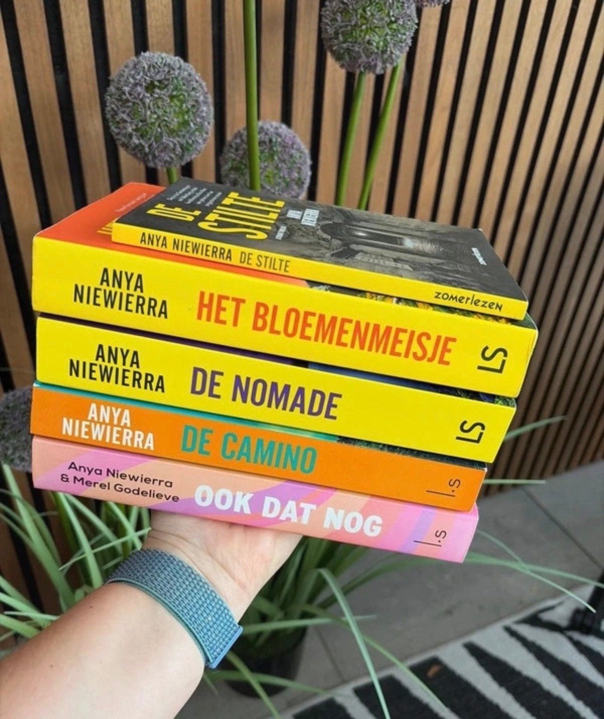Boeken Anya Niewierra - Thrillers en roman, Boeken, Ophalen of Verzenden, Gelezen, Nederland